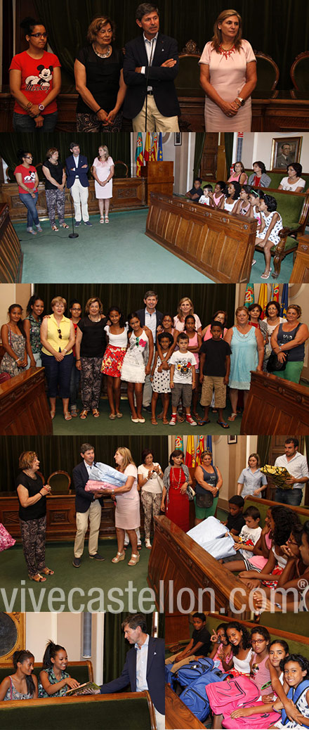 Visita de  niños saharauis al Ayuntamiento de Castellón