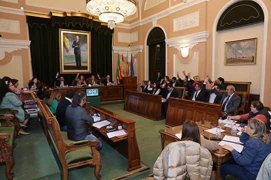 El Pleno aprueba el inicio del procedimiento para devolverle el topónimo bilingüe a Castellón