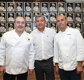 Miguel Barrera y Raúl Resino elaboran el menú del 25 aniversario de l´Olla de la Plana