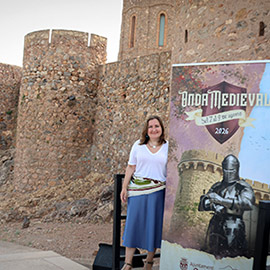Onda Medieval, mercado, desfiles, torneos de caballería, música itinerante, danzas, teatro de marionetas, campamento medieval y caballerizas