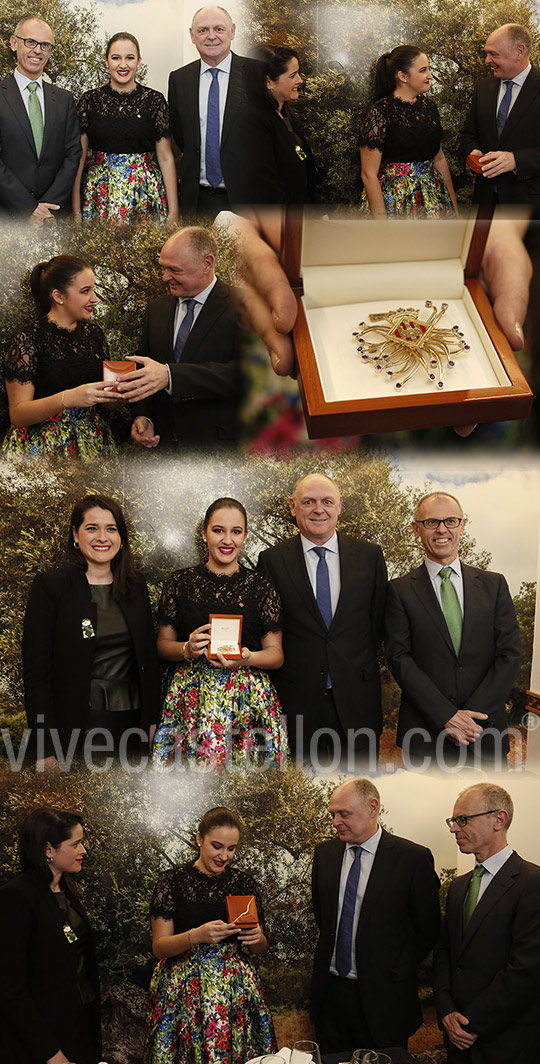BP entrega la joya araña a la reina de las fiestas de la Magdalena, Carla Berna