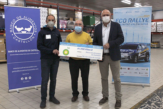 BP España entrega un cheque por un importe de 1.100 kilos de comida al Banco de Alimentos de Castellón BP España entrega un cheque por un importe de 1.100 kilos de comida al Banco de Alimentos de Castellón