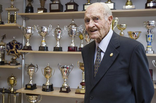 Fallece Antonio Pérez, leyenda del Castellón, Atlético y Valencia en Primera Fallece Antonio Pérez, leyenda del Castellón, Atlético y Valencia en Primera