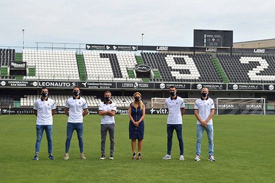 Marco anima a teñir de albinegro los balcones de la ciudad para apoyar al CD Castellón Marco anima a teñir de albinegro los balcones de la ciudad para apoyar al CD Castellón