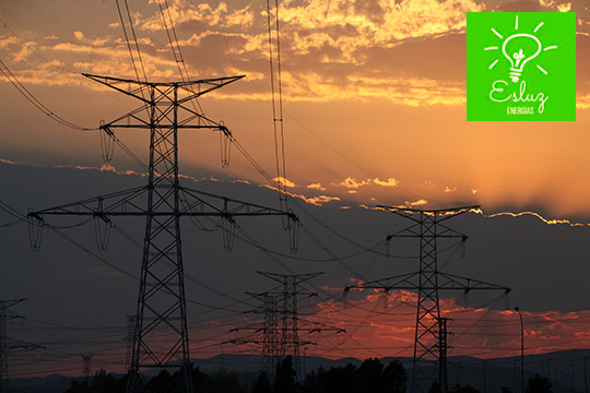 Contrata tu plan de luz al mejor precio y sin permanencia con Esluz Energías