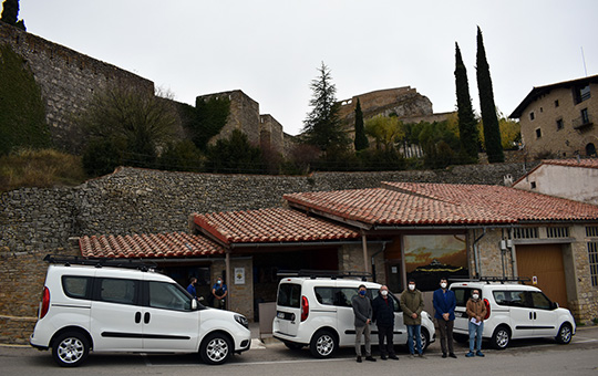 El Ayuntamiento de Morella renueva parte del parque móvil y continúa con la mejora del teatro