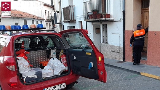 Diputación y Ayuntamiento de Morella acuerdan que Protección Civil lleve la compra y las medicinas a mayores y pacientes que deban estar en aislamiento