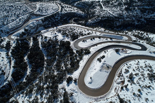 Colocan las últimas vigas de los viaductos de la nueva carretera N-232 en Morella
