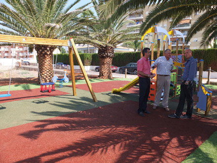 El ayuntamiento de Nules abre un nuevo parque infantil en la playa de Les Marines 