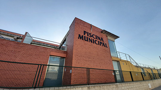 Onda licita la gestión de las piscinas municipales y realizará mejoras en la climatización y vestuarios de la cubierta