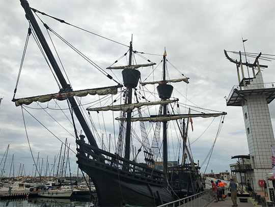 La Nao Victoria recala en el puerto de Castellón