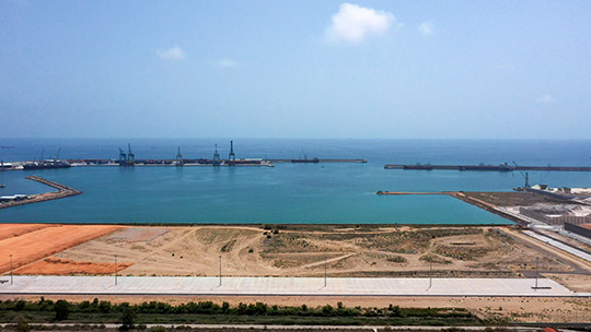 Cuatro empresas optan a ejecutar nuevos pasos varios en la dársena sur de PortCastelló por 2 millones Cuatro empresas optan a ejecutar nuevos pasos varios en la dársena sur de PortCastelló por 2 millones