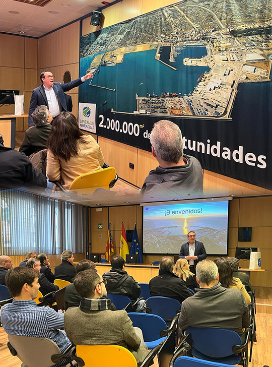 Rubén Ibáñez destaca la apuesta de PortCastelló por la diversificación de mercancías Rubén Ibáñez destaca la apuesta de PortCastelló por la diversificación de mercancías