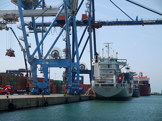 PortCastelló alcanza un acuerdo histórico entre estibadores y terminales que permitirá ganar en tráficos y en competitividad