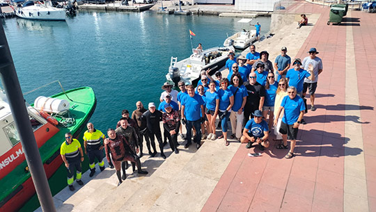La III edición “Basuraleza” de PortCastelló rescata más de media tonelada de vertidos del fondo del mar