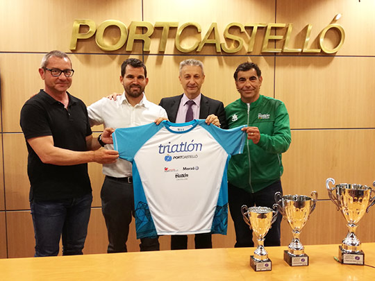Presentación del I Triatlón PortCastelló, que tendrá lugar el domingo 20 de mayo 