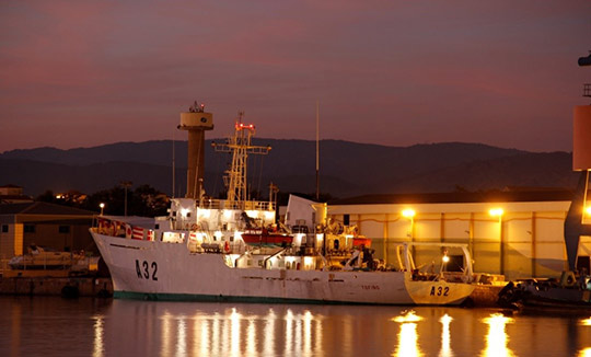 El buque Tofiño de la Armada española visita Castellón