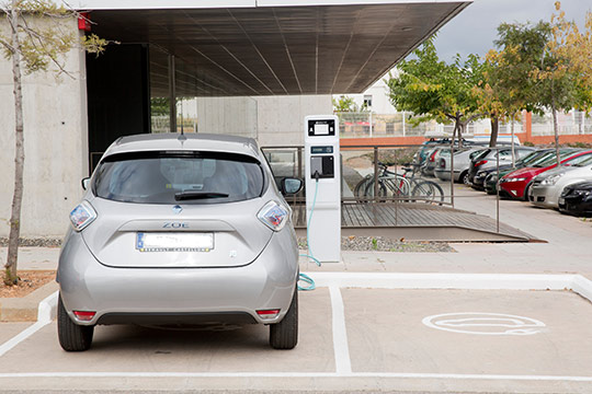La Cátedra BP de Ahorro y Eficiencia Energética de la UJI desarrolla un modelo para evaluar políticas de mejora de eficiencia energética en el sector del transporte