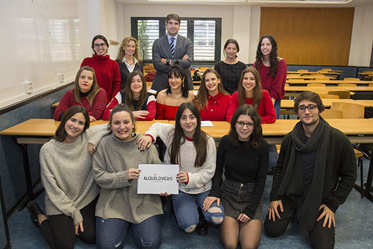 Estudiantes de la UJI del Grado de Publicidad ganan el concurso de Alquilovers