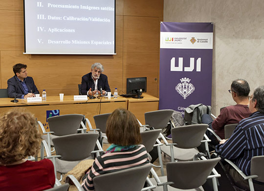 El físico de la Universitat de València José Antonio Sobrino asegura que hay que tomar medidas drásticas ante el cambio climático El físico de la Universitat de València José Antonio Sobrino asegura que hay que tomar medidas drásticas ante el cambio climático