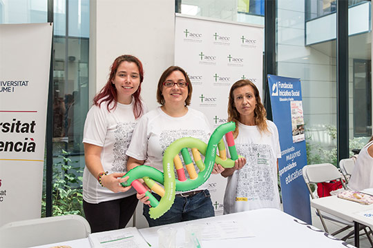 La UJI celebra la octava edición de la Feria UJI-Voluntaria