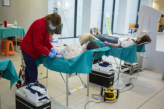 La campaña de donación de sangre en la UJI moviliza a cerca de 400 donantes en el primer semestre