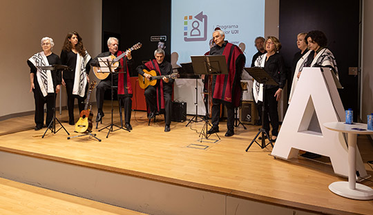 La Universitat Jaume I rinde homenaje a su personal jubilado y celebra el día Sénior UJI con varios actos culturales