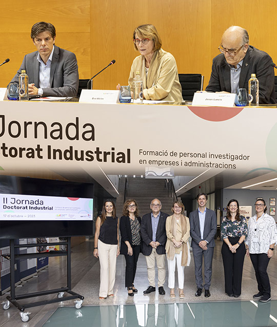 La UJI impulsa el doctorado industrial para fortalecer la transferencia de conocimiento y la innovación La UJI impulsa el doctorado industrial para fortalecer la transferencia de conocimiento y la innovación