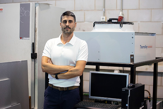 El investigador de la UJI Adrián Mota Babiloni obtiene una beca Leonardo de la Fundación BBVA para desarrollar un prototipo de bomba de calor de alta temperatura más eficiente El investigador de la UJI Adrián Mota Babiloni obtiene una beca Leonardo de la Fundación BBVA para desarrollar un prototipo de bomba de calor de alta temperatura más eficiente