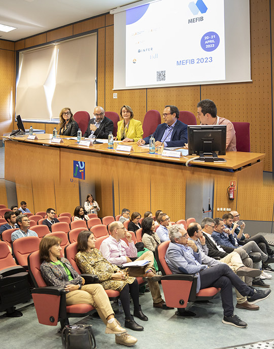 Jóvenes investigadores internacionales se dan cita en la UJI en la primera edición del Encuentro de Economía, Finanzas y Empresa Jóvenes investigadores internacionales se dan cita en la UJI en la primera edición del Encuentro de Economía, Finanzas y Empresa