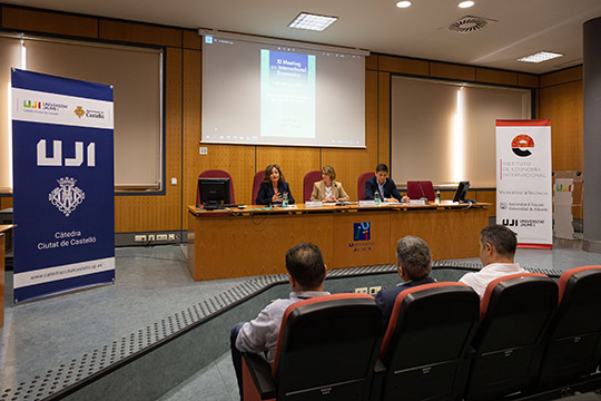 Expertos en economía y finanzas analizan en la UJI el efecto de la política monetaria en el crecimiento económico y los mercados financieros