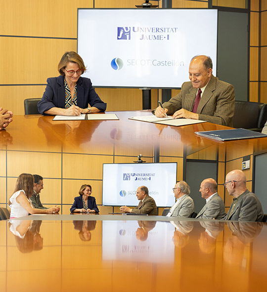 La UJI firma un convenio con la asociación SECOT para el asesoramiento de proyectos de emprendimiento de los miembros de la comunidad universitaria