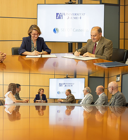 La UJI firma un convenio con la asociación SECOT para el asesoramiento de proyectos de emprendimiento de los miembros de la comunidad universitaria La UJI firma un convenio con la asociación SECOT para el asesoramiento de proyectos de emprendimiento de los miembros de la comunidad universitaria