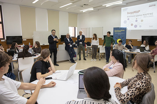 Un total de 24 estudiantes de la UJI participan en el juego de estrategia empresarial bugaMAP organizado por la Cátedra INCREA y Fundación MAPFRE