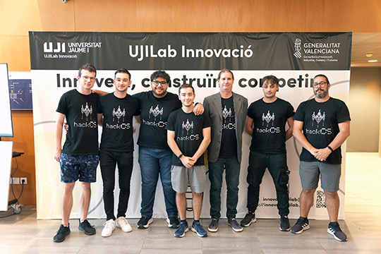 UJI HacksCS, ganó este año el Hackathon FACSA de Castellón UJI HacksCS, ganó este año el Hackathon FACSA de Castellón