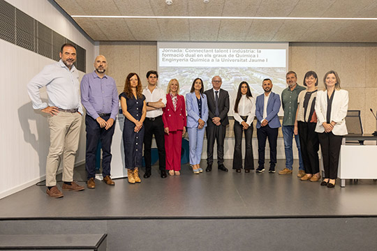 La Universitat Jaume I confirma su apuesta por la Formación Dual Universitaria en los grados de Química e Ingeniería Química y suma cinco empreses