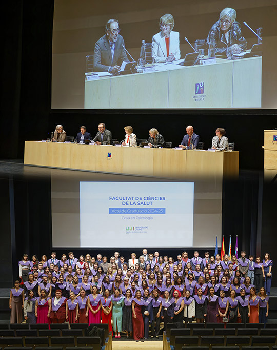 Un total de 116 de estudiantes del Grado en Psicología celebran el acto de graduación
