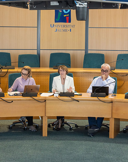 La rectora, Eva Alcón, cierra su etapa rectoral en la UJI con estabilidad presupuestaria y sostenibilidad financera
