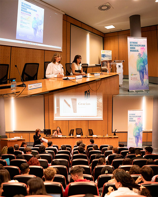 La UJI aborda las migraciones desde el arte, la psicología y la economía en la III Semana Multidisciplinar sobre Migración La UJI aborda las migraciones desde el arte, la psicología y la economía en la III Semana Multidisciplinar sobre Migración