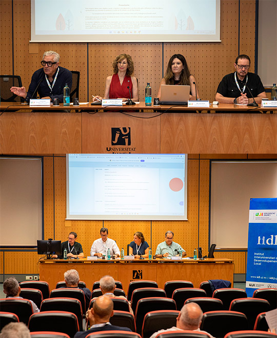 La UJI reúne a expertos de todo el Estado para abordar la transformación económica y los nuevos retos del mundo rural La UJI reúne a expertos de todo el Estado para abordar la transformación económica y los nuevos retos del mundo rural