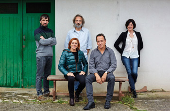 Música, teatro y poesía en un espectáculo en el Paraninfo