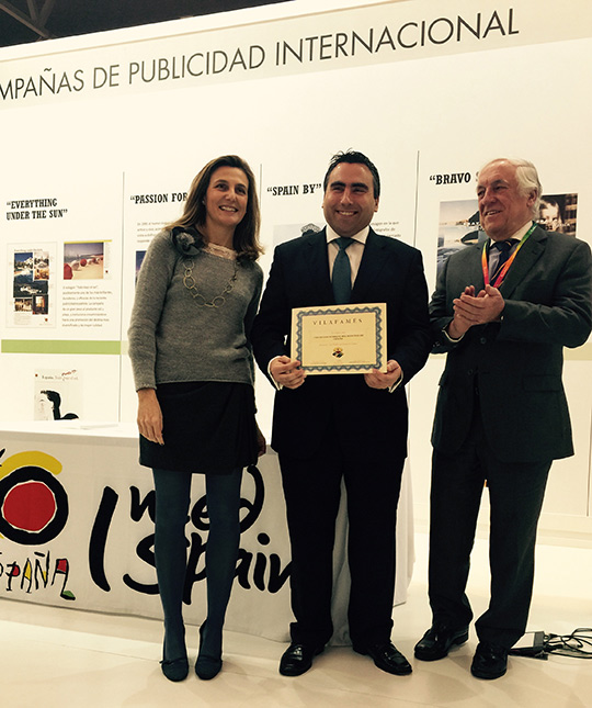 El alcalde recibe la credencial como nuevo miembro de Los Pueblos más bonitos de España