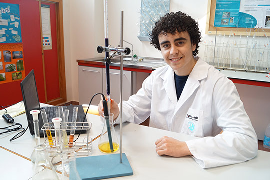 Antoni Bertolín, de Agora Lledó International School, gana las Olimpiadas de Biología y de Química