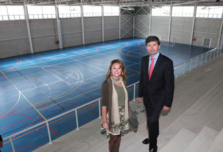 Nuevo pabellón cubierto y dos campos de fútbol para la práctica del deporte Nuevo pabellón cubierto y dos campos de fútbol para la práctica del deporte