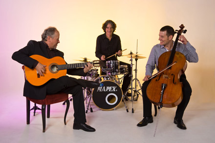 Actuación del trío musical Jerez-Texas dentro del Festival Altres Musiques 