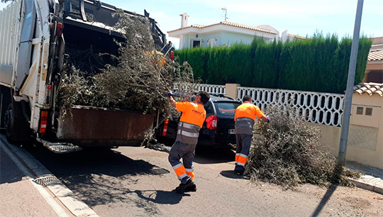 Benicàssim refuerza la recogida de poda y voluminosos con un servicio de tarde