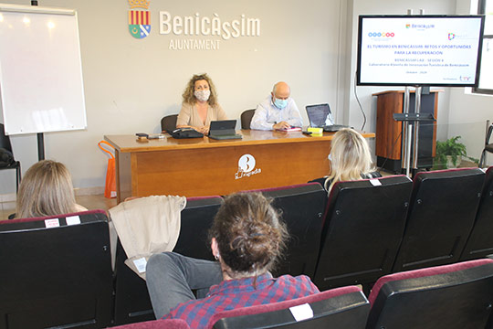 Benicàssim reúne al sector turístico para analizar la situación actual y los retos y oportunidades