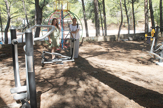 Benicàssim instala un nuevo parque biosaludable en la zona de urbanizaciones