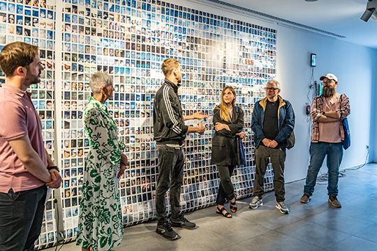 La sala Melchor Zapata acoge la exposición “Del que passa a fora” de Erik Estany Tigerstöm