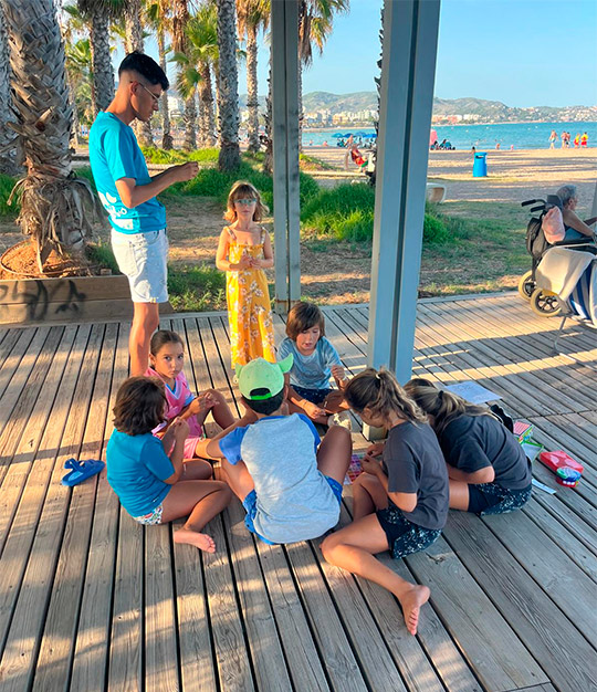 Las Bibliotecas del Mar de Benicàssim imparten talleres de inglés para niños y niñas de entre 4 y 10 años 